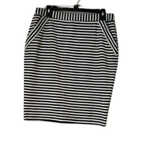 Elle Black & White Striped Pull On Stretch Skirt - Medium